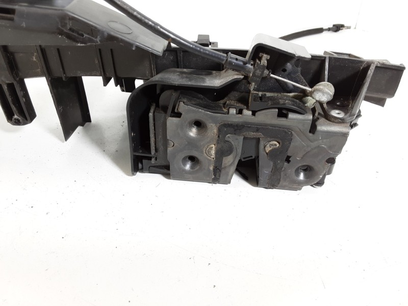 Recambio de cerradura puerta delantera derecha para ford focus lim. (cb4) titanium referencia OEM IAM 3M5AR21812AK  