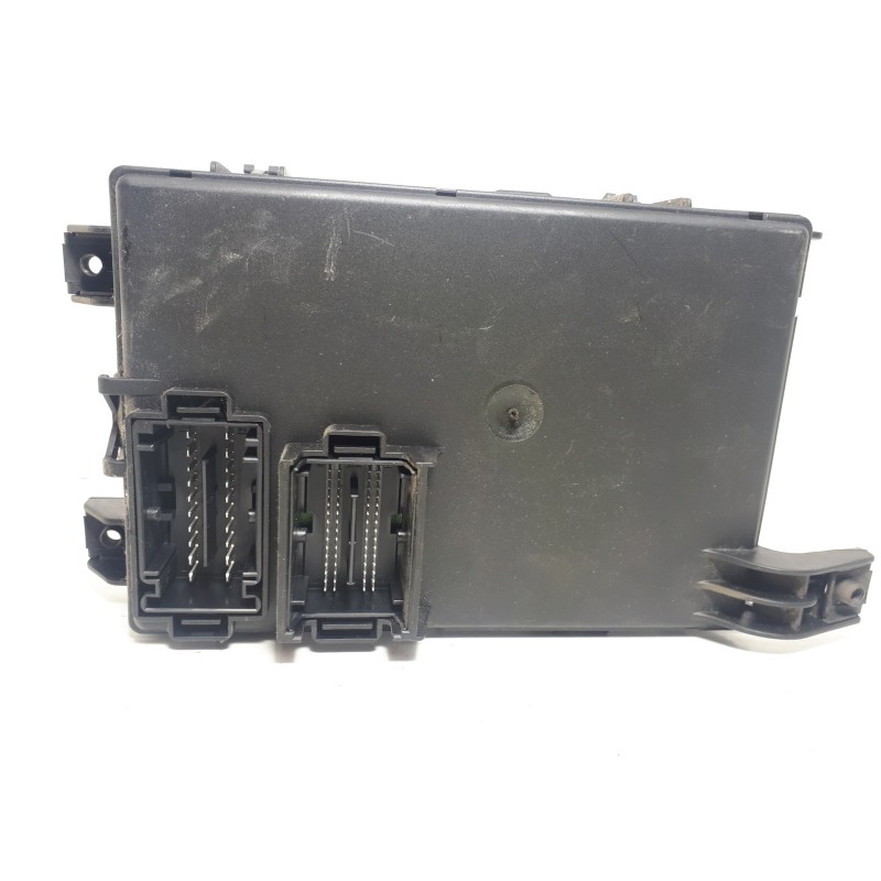 Recambio de caja reles / fusibles para fiat grande punto (199) 1.3 16v jtd cat referencia OEM IAM 517986150 28094319 