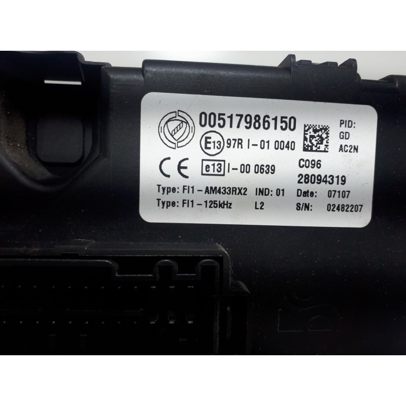 Recambio de caja reles / fusibles para fiat grande punto (199) 1.3 16v jtd cat referencia OEM IAM 517986150 28094319 