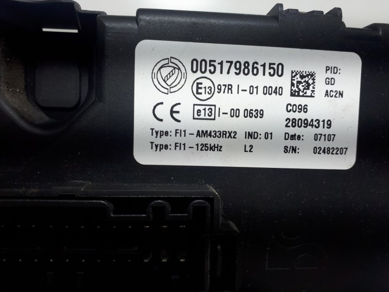 Recambio de caja reles / fusibles para fiat grande punto (199) 1.3 16v jtd cat referencia OEM IAM 517986150 28094319 