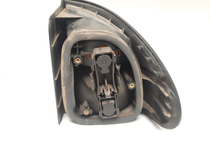 Recambio de piloto trasero izquierdo para renault laguna (b56) referencia OEM IAM  15354 