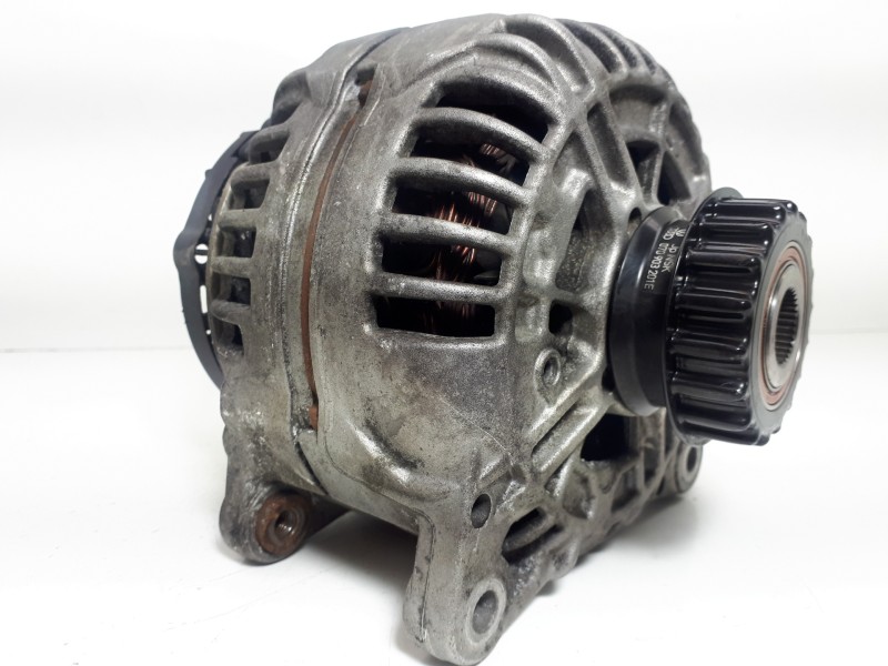 Recambio de alternador para volkswagen touareg (7la) tdi r5 referencia OEM IAM 070903024 0124625018 180A