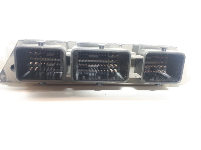 Recambio de centralita motor uce para citroën c4 berlina collection referencia OEM IAM 9662213180 EDC16C34 0281013331