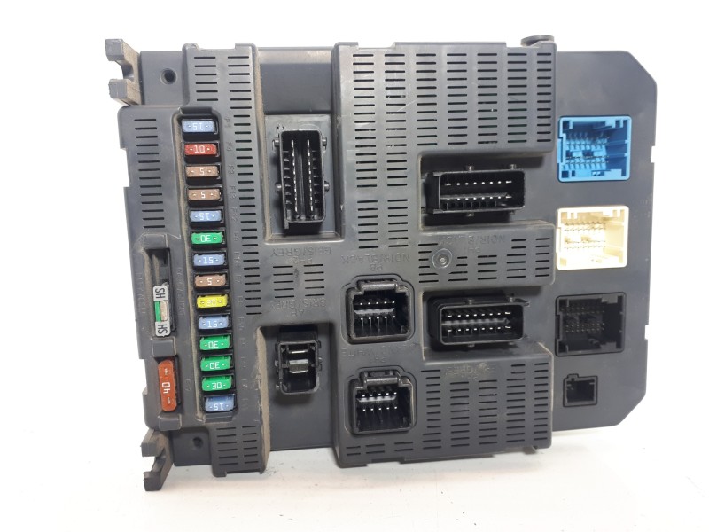 Recambio de caja reles / fusibles para citroën c4 berlina collection referencia OEM IAM 9663798480 BSI2004P0800 