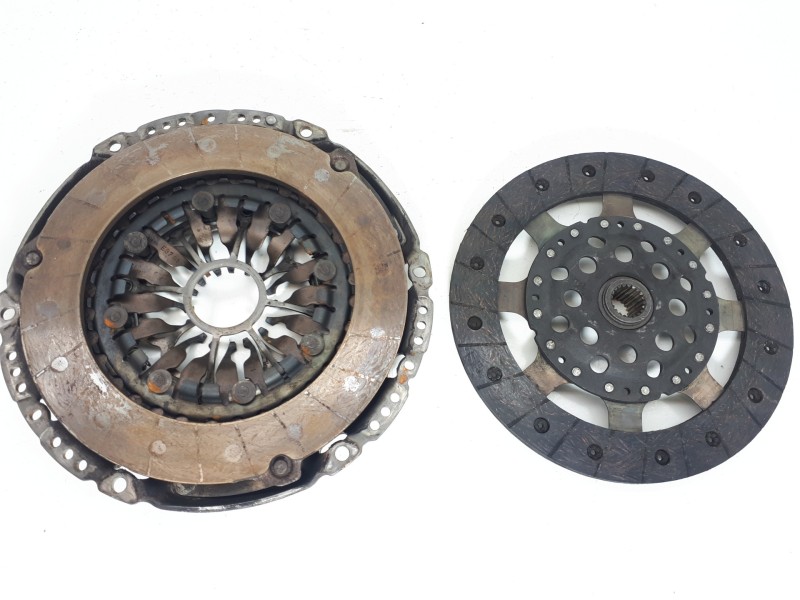 Recambio de kit embrague para renault espace iv (jk0) family plus referencia OEM IAM 8200501027  