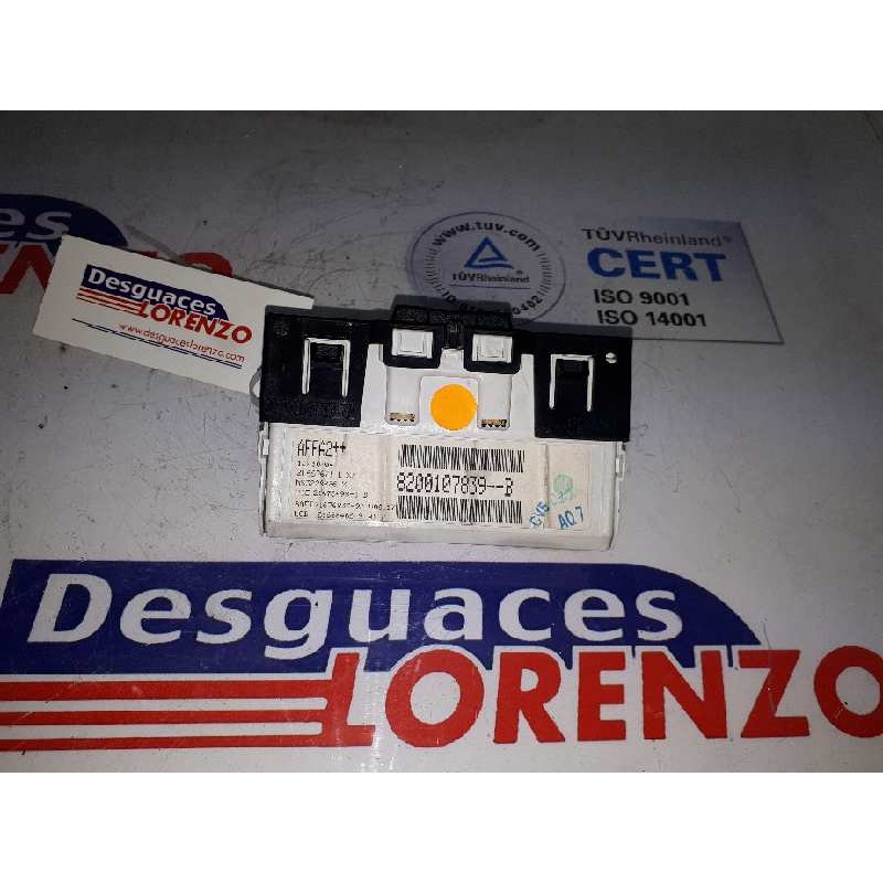 Recambio de pantalla multifuncion para renault megane ii berlina 3p confort authentique referencia OEM IAM 8200107839B  