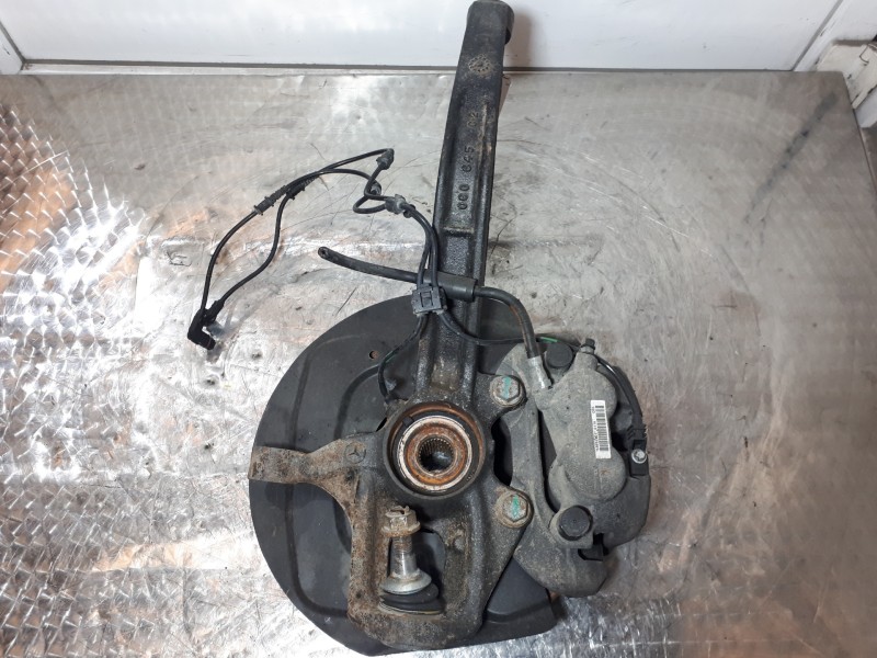 Recambio de mangueta delantera derecha para mercedes-benz clase r (w251) 320 cdi (251.022) referencia OEM IAM 060645C2  