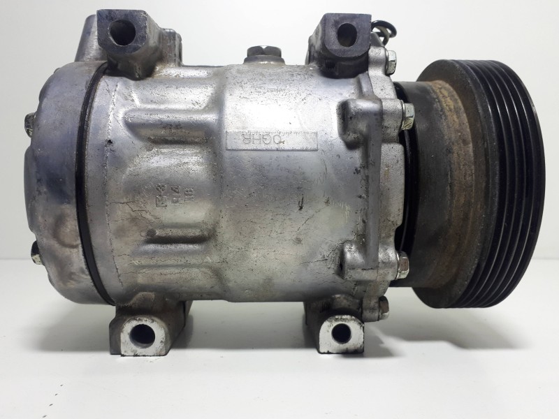 Recambio de compresor aire acondicionado para dacia logan ambiance referencia OEM IAM 8200117767 1177A 