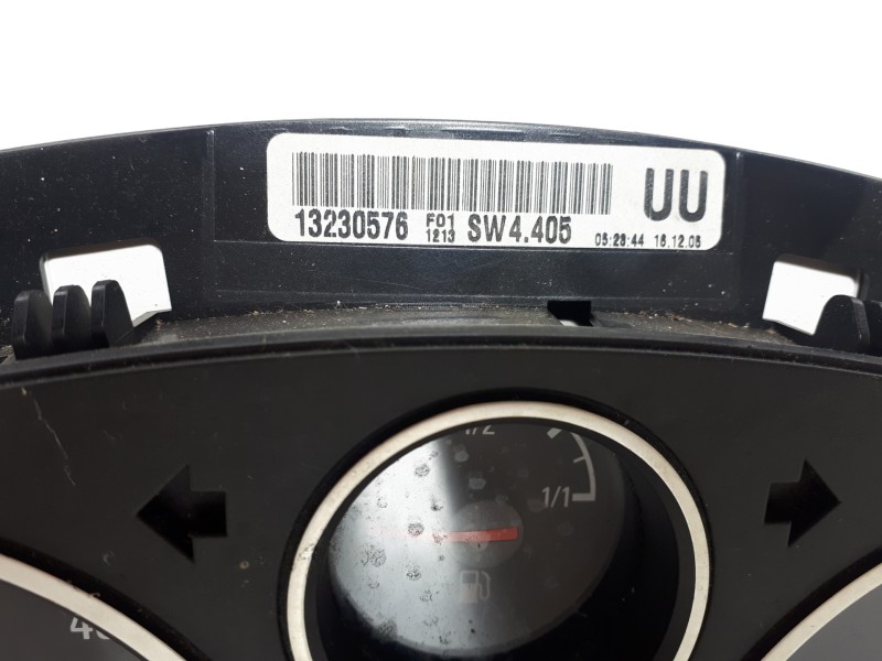 Recambio de cuadro instrumentos para opel zafira b cosmo referencia OEM IAM 13230576  