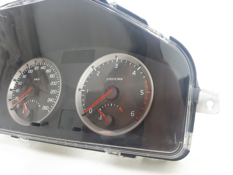Recambio de cuadro instrumentos para volvo v50 familiar 2.0 d kinetic referencia OEM IAM 30710071  