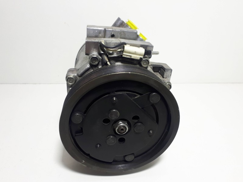Recambio de compresor aire acondicionado para dacia logan ambiance referencia OEM IAM 8200117767 1177A 