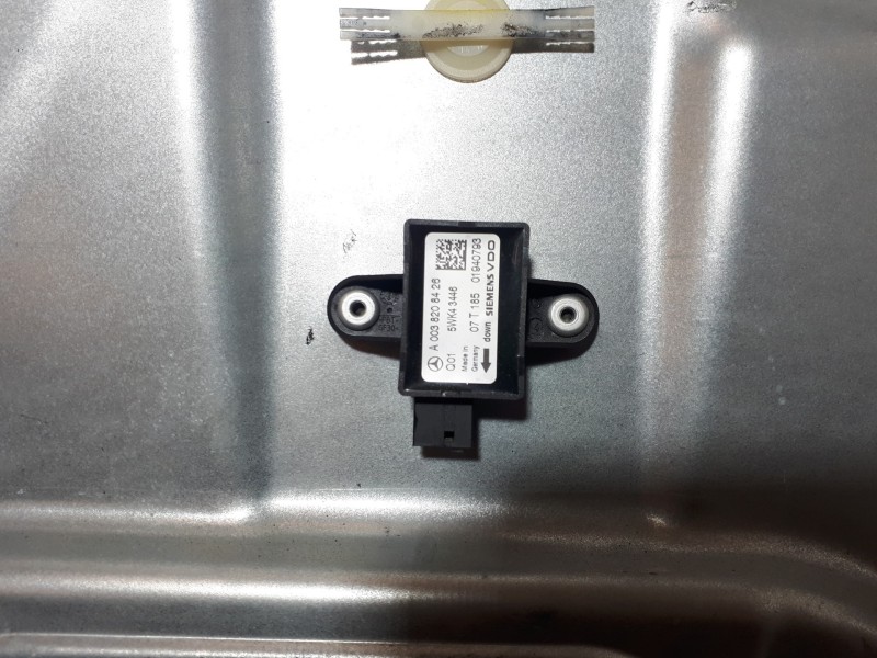 Recambio de elevalunas delantero derecho para mercedes-benz clase r (w251) 320 cdi (251.022) referencia OEM IAM A1648203885  