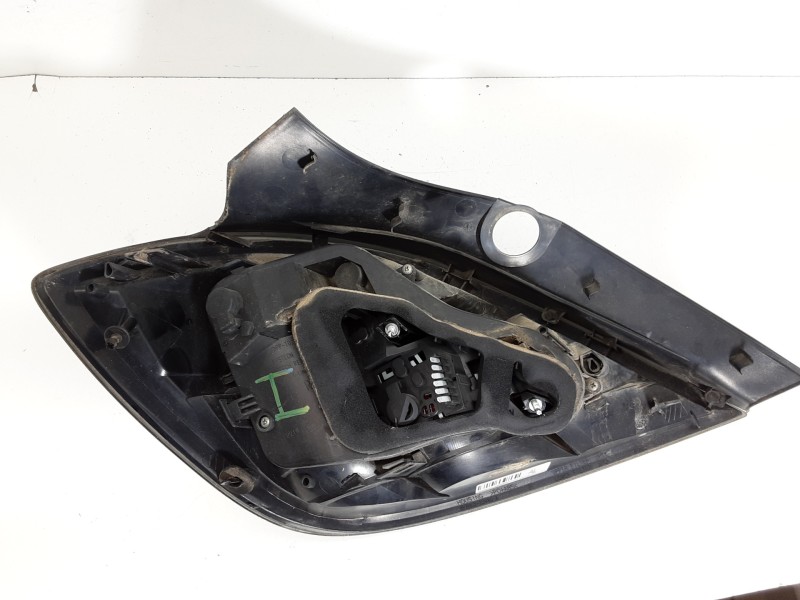 Recambio de piloto trasero izquierdo para opel astra h ber. cosmo referencia OEM IAM 13222325 495056087 