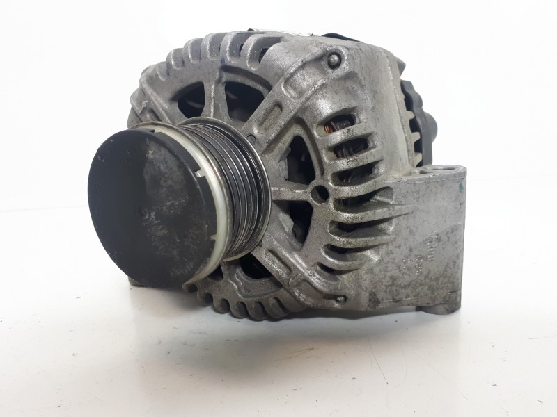 Recambio de alternador para opel corsa c corsavan referencia OEM IAM 95520871 TG9S011 
