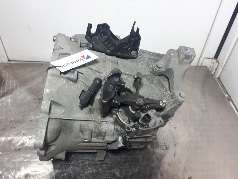 Recambio de caja cambios para volvo v50 familiar 2.0 d kinetic referencia OEM IAM 6M5R7002CA T1GB1 