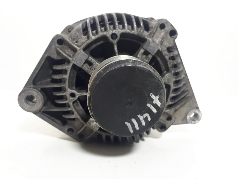 Recambio de alternador para renault laguna (b56) 1.9 dti referencia OEM IAM 7700106501 A13VI207 120A