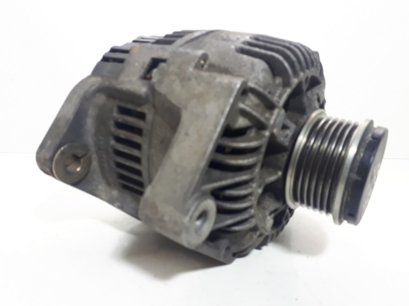 Recambio de alternador para renault laguna (b56) 1.9 dti referencia OEM IAM 7700106501 A13VI207 120A