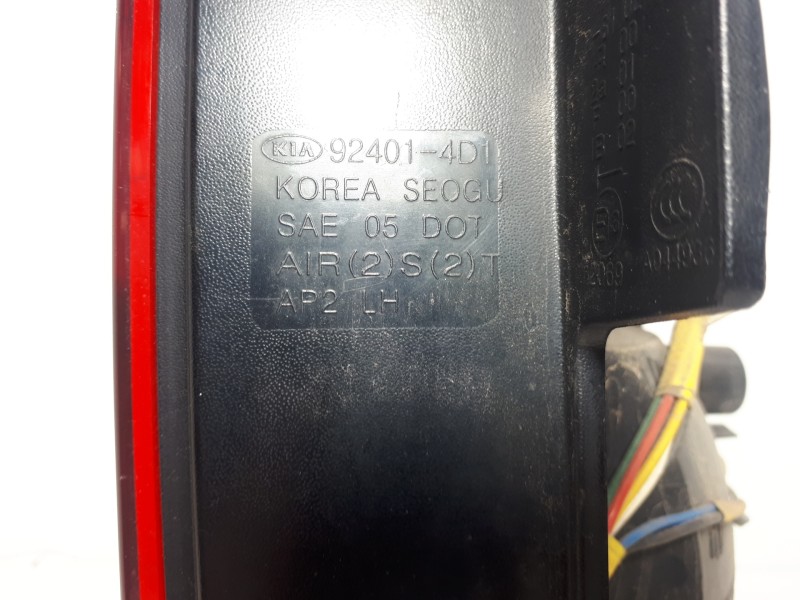 Recambio de piloto trasero izquierdo para kia carnival 2.2 crdi vgt active referencia OEM IAM 924014D1  