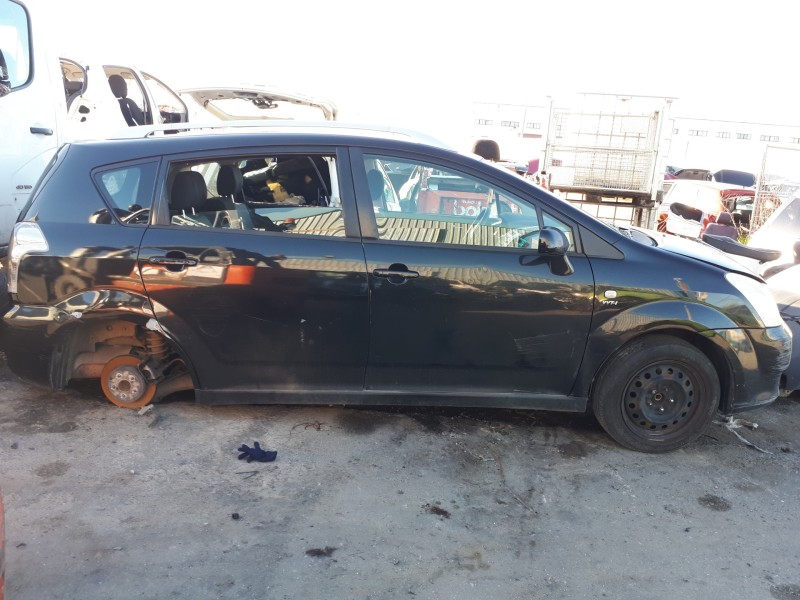 toyota corolla verso (r1) del año 2004