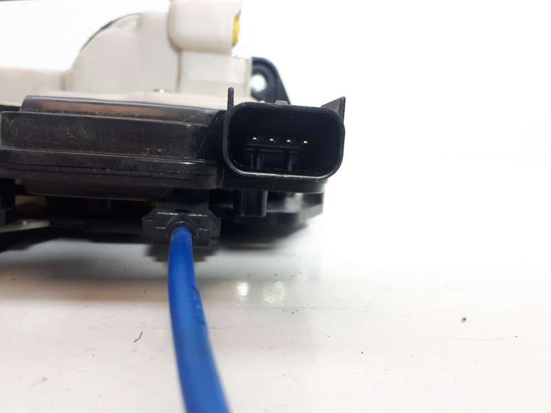 Recambio de cerradura puerta trasera izquierda para kia rio basic referencia OEM IAM   