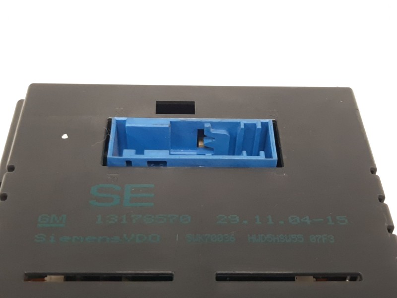 Recambio de pantalla multifuncion para opel astra h ber. cosmo referencia OEM IAM 13178570 5WK70036 HWD5HSW55