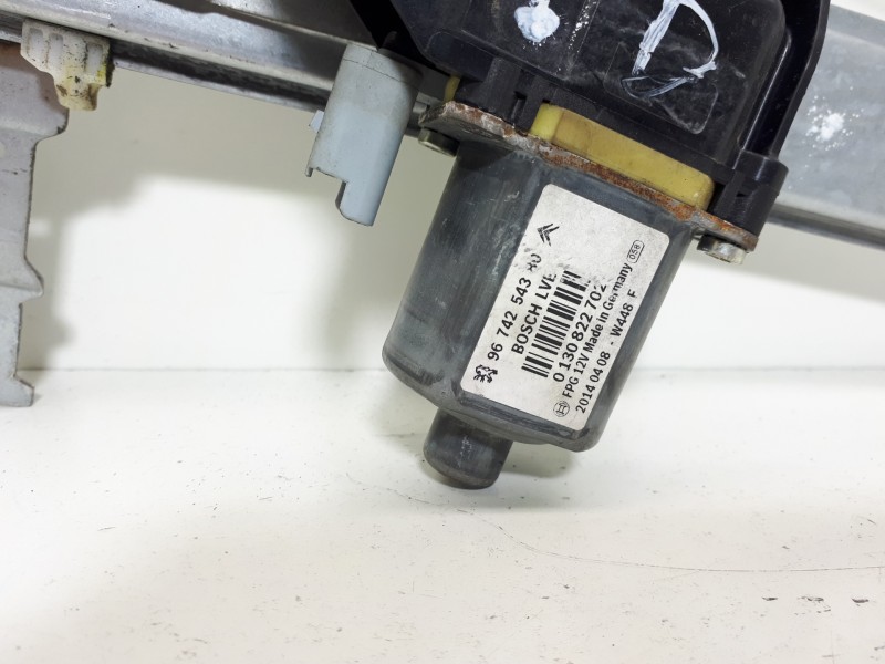 Recambio de elevalunas delantero derecho para peugeot 208 active referencia OEM IAM 9674254380 0130822702 