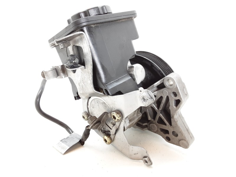 Recambio de bomba direccion para bmw serie 3 berlina (e46) 320d referencia OEM IAM 6756575  