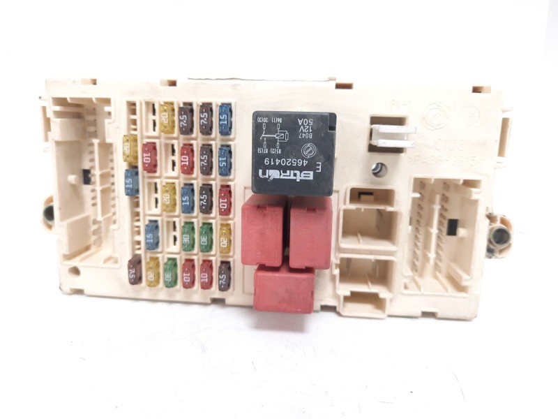 Recambio de caja reles / fusibles para fiat stilo (192) 1.9 jtd cat referencia OEM IAM 46750594 3N0D1K74D 