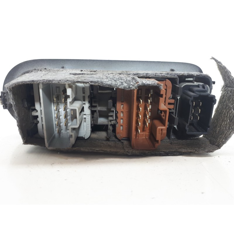 Recambio de mando elevalunas delantero izquierdo para renault megane ii classic berlina confort authentique referencia OEM IAM  