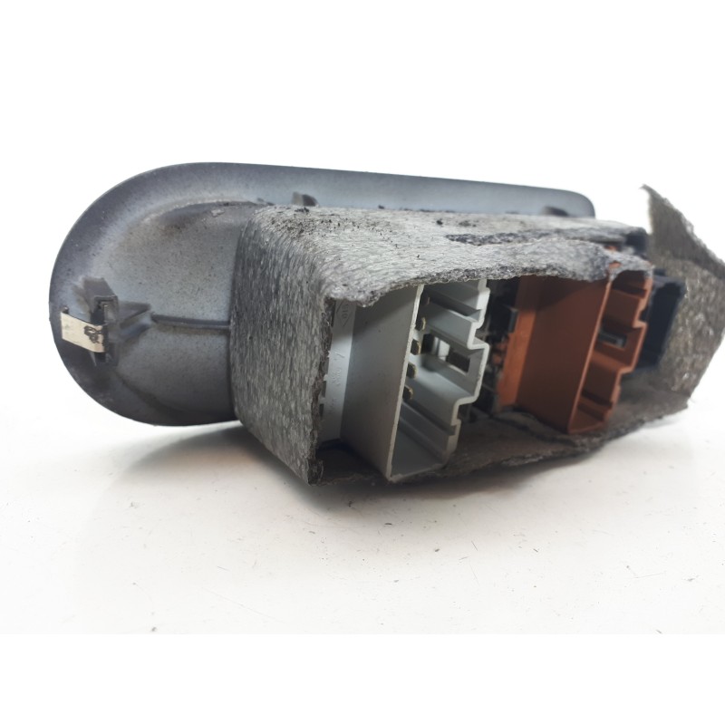 Recambio de mando elevalunas delantero izquierdo para renault megane ii classic berlina confort authentique referencia OEM IAM  