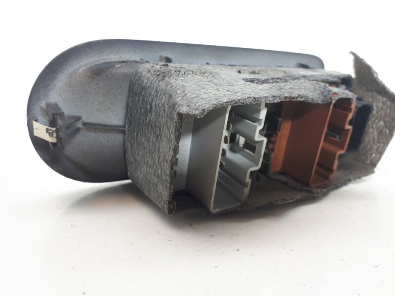 Recambio de mando elevalunas delantero izquierdo para renault megane ii classic berlina confort authentique referencia OEM IAM  