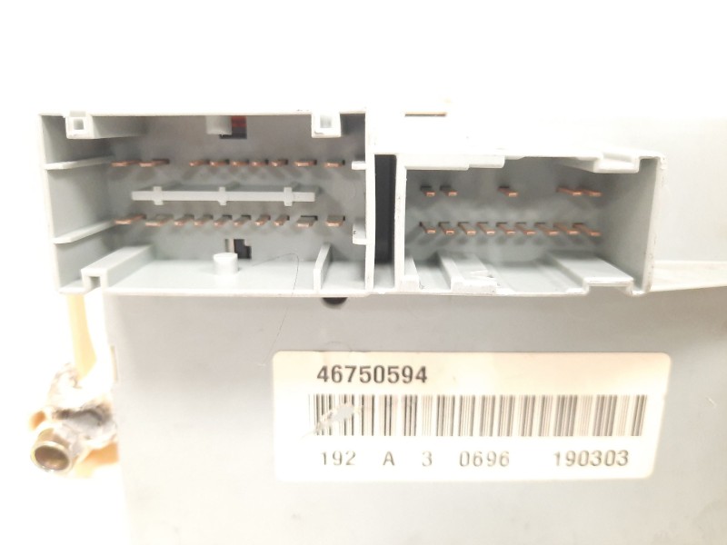 Recambio de caja reles / fusibles para fiat stilo (192) 1.9 jtd cat referencia OEM IAM 46750594 3N0D1K74D 