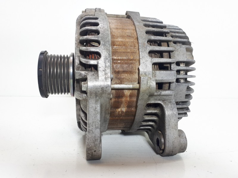 Recambio de alternador para nissan x-trail (t31) le referencia OEM IAM 23100JG71A A3TJ2481 150A