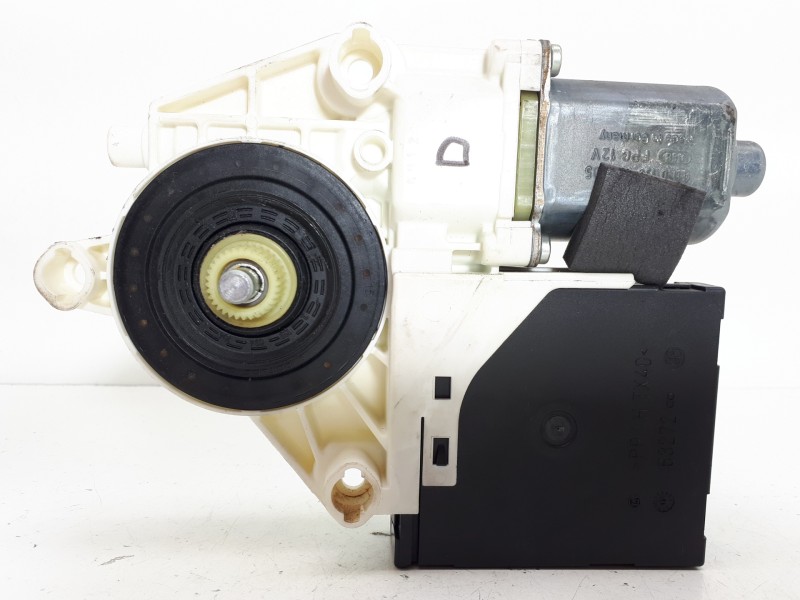 Recambio de motor elevalunas delantero derecho para audi a3 (8p) 2.0 tdi ambiente referencia OEM IAM 8P0959802H  