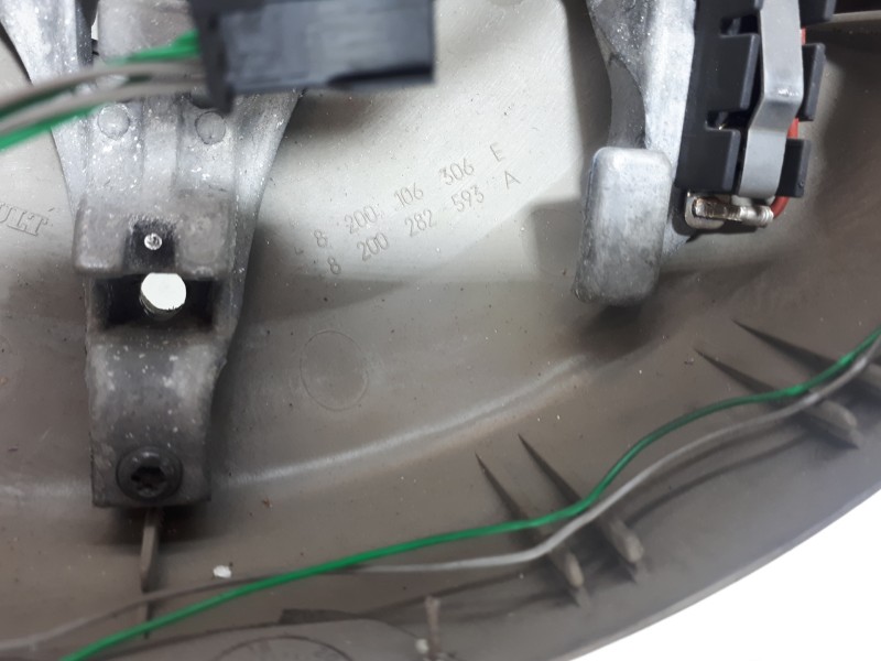 Recambio de volante para renault megane ii classic berlina confort authentique referencia OEM IAM 8200106306E 8200282593A 