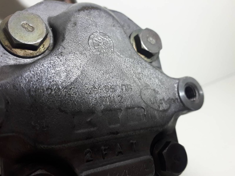 Recambio de bomba direccion para ford fiesta (cbk) ambiente referencia OEM IAM 3A696DB  