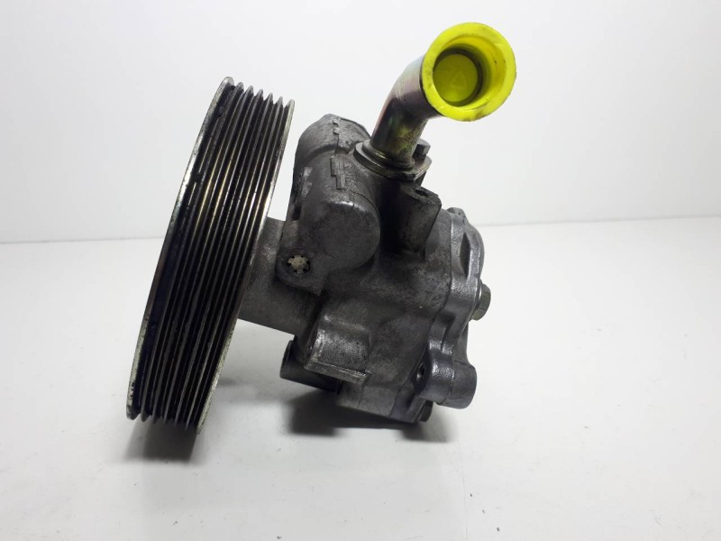 Recambio de bomba direccion para ford fiesta (cbk) ambiente referencia OEM IAM 3A696DB  