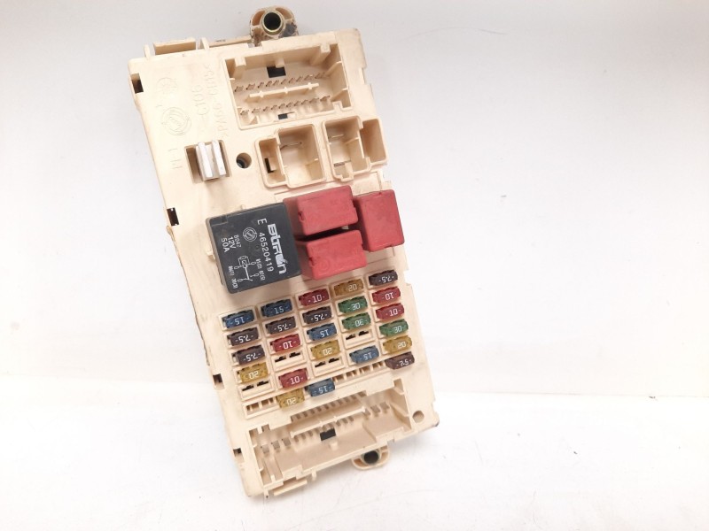 Recambio de caja reles / fusibles para fiat stilo (192) 1.9 jtd cat referencia OEM IAM 46750594 3N0D1K74D 