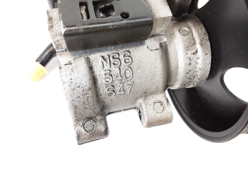 Recambio de bomba direccion para ssangyong rodius i 2.7 xdi referencia OEM IAM NS6540647  