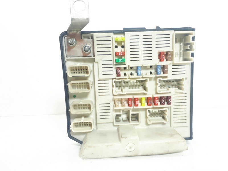 Recambio de caja reles / fusibles para renault megane ii berlina 5p authentique referencia OEM IAM 8200481867G  