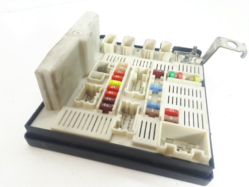 Recambio de caja reles / fusibles para renault megane ii berlina 5p authentique referencia OEM IAM 8200481867G  