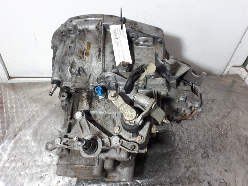 Recambio de caja cambios para renault megane ii classic berlina confort authentique referencia OEM IAM ND0001 A131935 