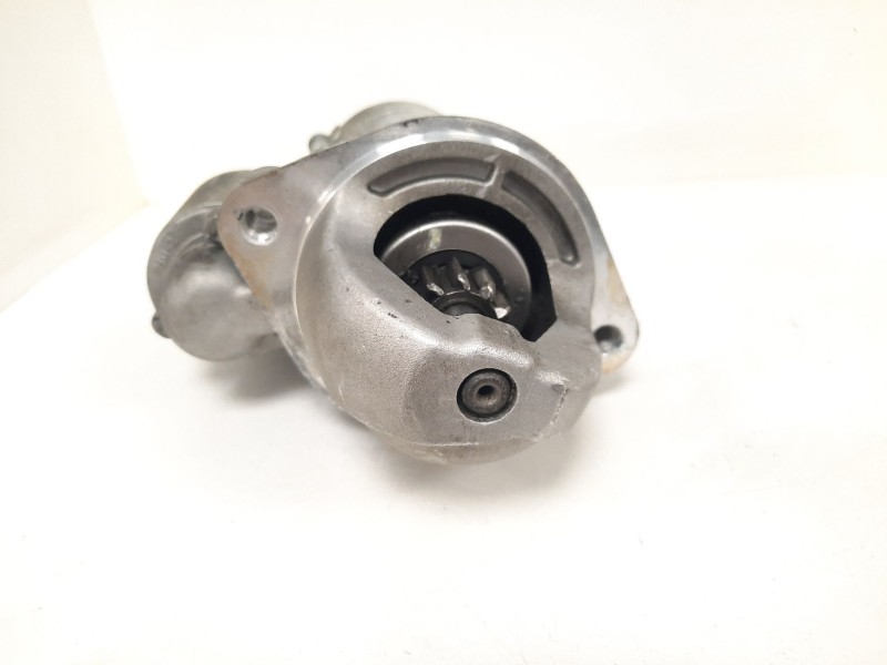 Recambio de motor arranque para ssangyong rodius i 2.7 xdi referencia OEM IAM 6611514101  