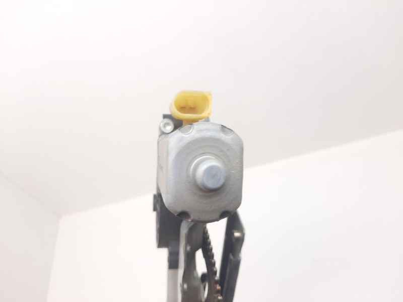 Recambio de elevalunas delantero derecho para toyota yaris (ncp1/nlp1/scp1) 1.0 cat referencia OEM IAM  31381 