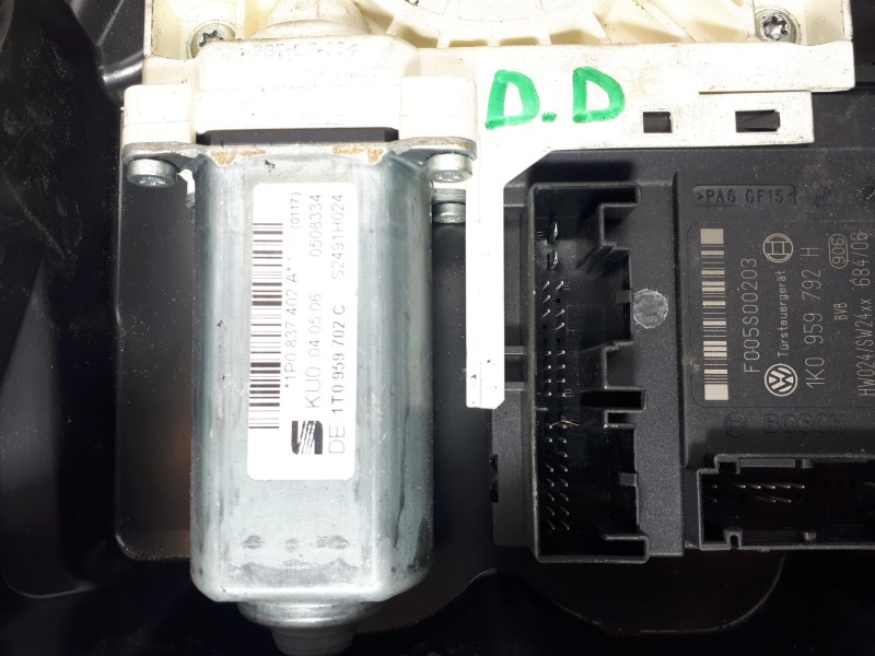 Recambio de elevalunas delantero derecho para seat leon (1p1) comfort limited referencia OEM IAM 1P0837402A 1K0959792H 1T0959702