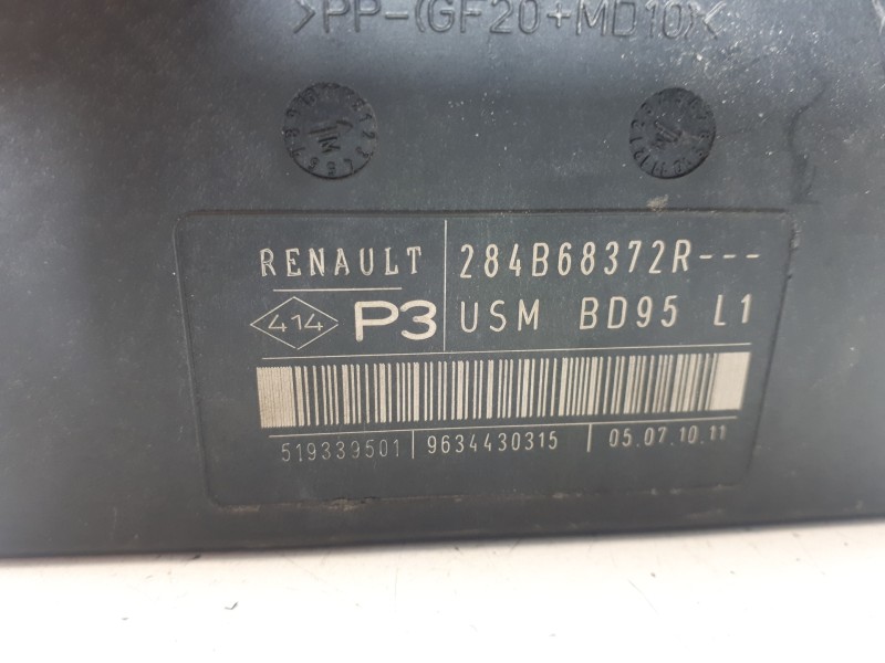Recambio de caja reles / fusibles para renault megane iii berlina 5 p bose edition referencia OEM IAM 284B68372R  