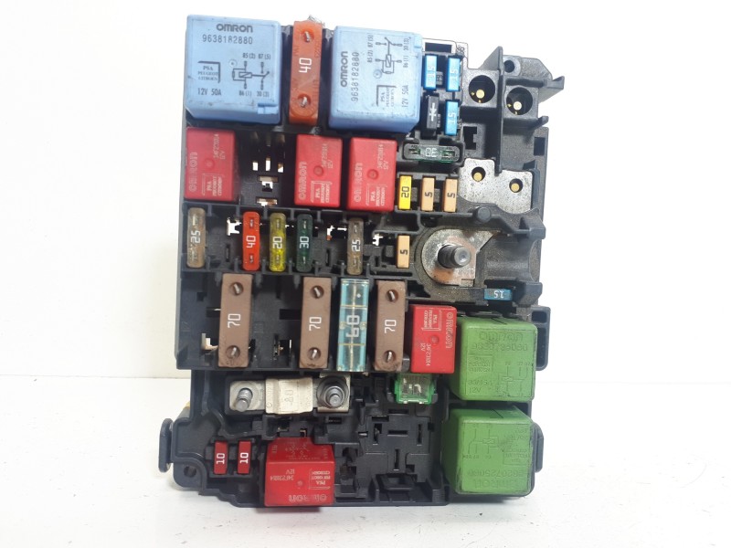 Recambio de caja reles / fusibles para citroën c-elysée exclusive referencia OEM IAM 9804848480 BFRM2010 
