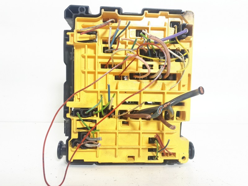 Recambio de caja reles / fusibles para citroën c-elysée exclusive referencia OEM IAM 9804848480 BFRM2010 