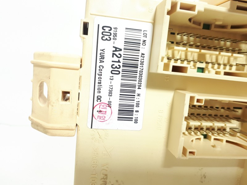Recambio de caja reles / fusibles para kia cee´d drive referencia OEM IAM 91950A21301317303007 A21301703030294 