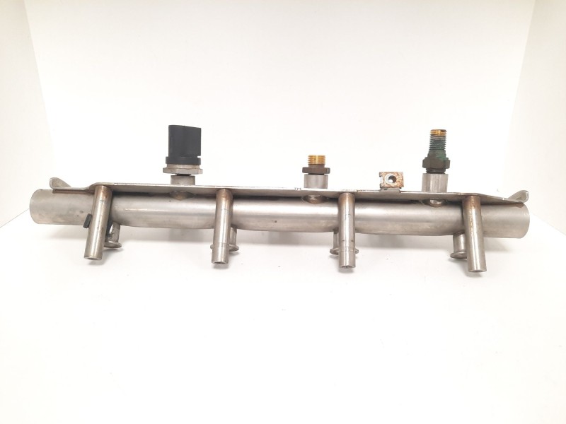 Recambio de rampa inyectora para audi a3 (8p) 2.0 fsi ambiente referencia OEM IAM 06F133317L 2900902761 